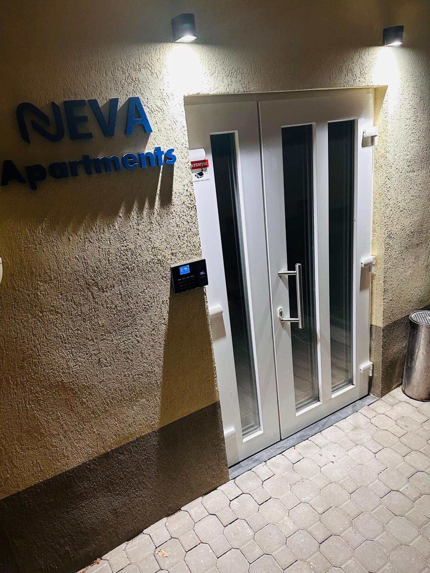 Neva Apartments Фэгэраш Экстерьер фото