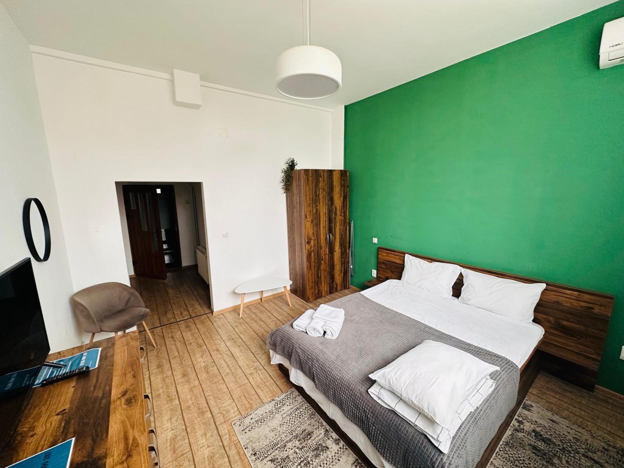 Neva Apartments Фэгэраш Экстерьер фото