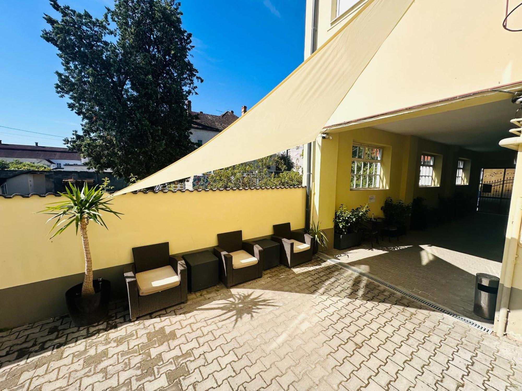 Neva Apartments Фэгэраш Экстерьер фото